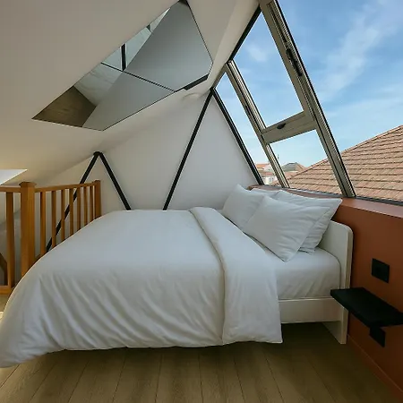 Loft Avec Jaccuzi Apartman