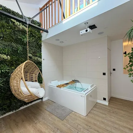 Loft Avec Jaccuzi דירה *