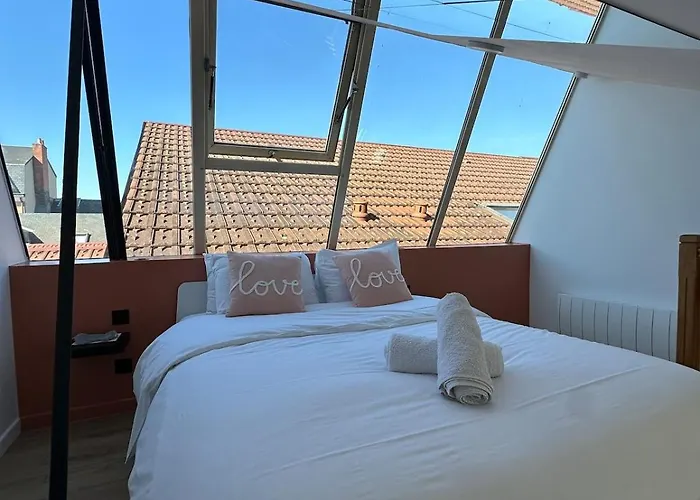 公寓 Loft Avec Jaccuzi *