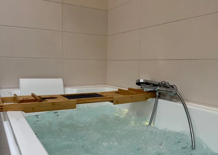 公寓 Loft Avec Jaccuzi *